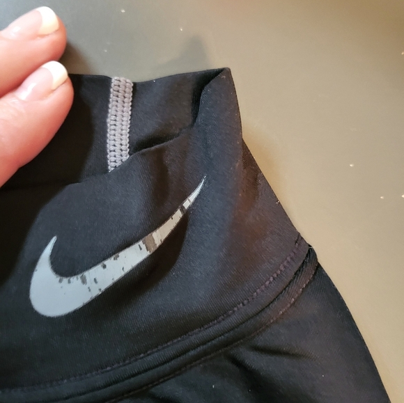 Nike Black and Gray Long Sleeve Dri-Fit Top Size XL - Picture 5 of 5